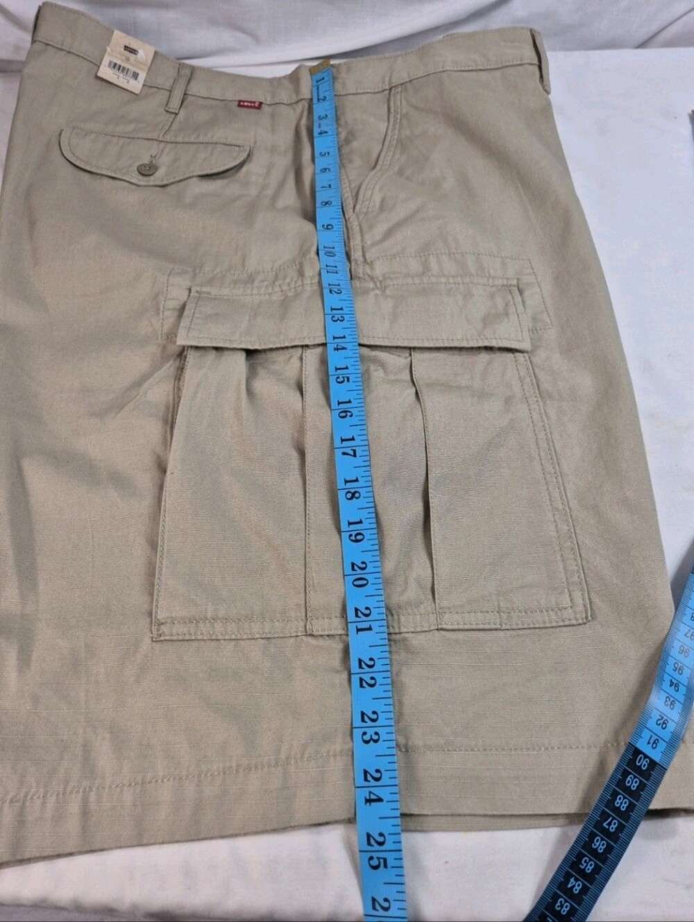 Levi’s Mens Shorts Size 50 Carrier Cargo Shorts Khaki Knee Length Cotton NWT 40 - Picture 6 of 15